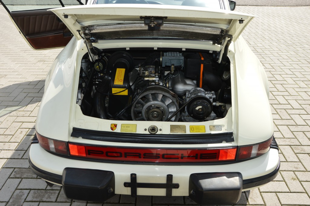 Porsche 911 Carrera 3.2 Sunroof coupe Matchingnumbers