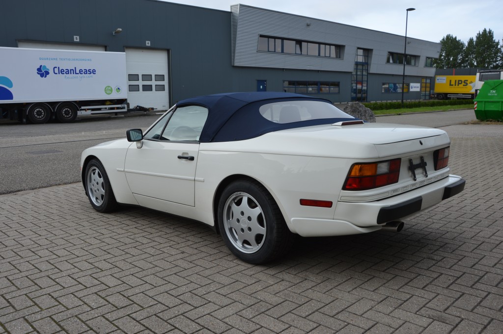 Porsche 944 C2 Cabrio Matchingnumbers first owner