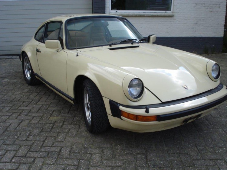 Porsche 911 3.0 SC Sunroof coupe